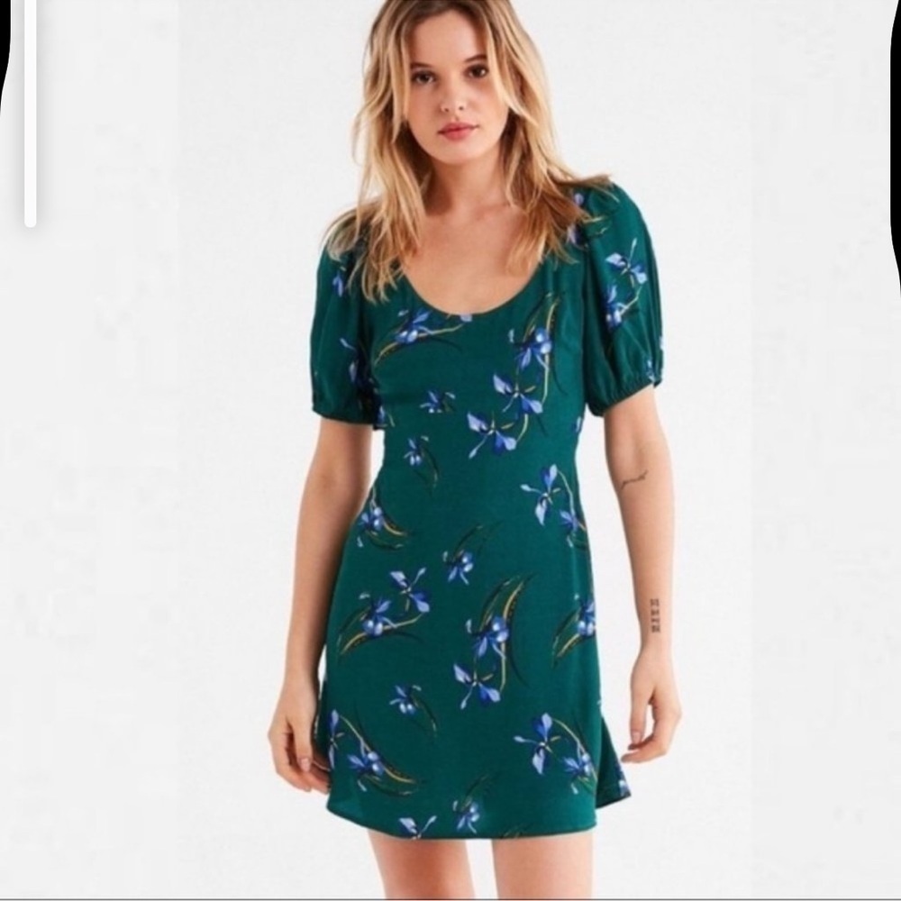 ASO Debbie Gallager SHAMELESS UO Green Epiphany Floral Mini Dress Size Medium